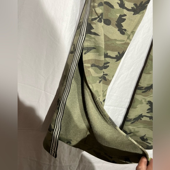 Miss Me camo bottoms - Picture 5 of 5